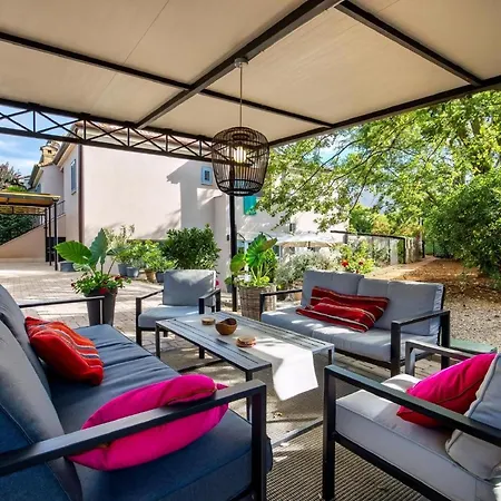 Holiday home Lidija Mit Pool Fuer 8 Personen