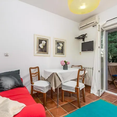 Lidija Mit Pool Fuer 8 Personen