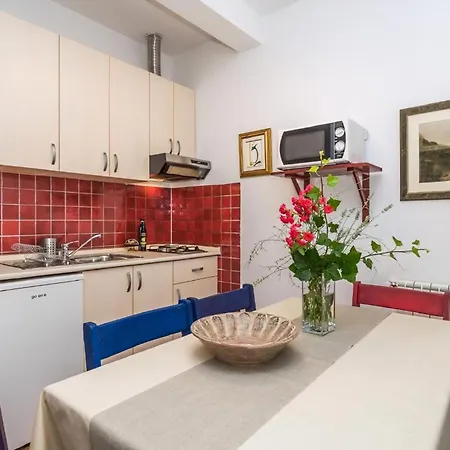 Lidija Mit Pool Fuer 8 Personen Holiday home